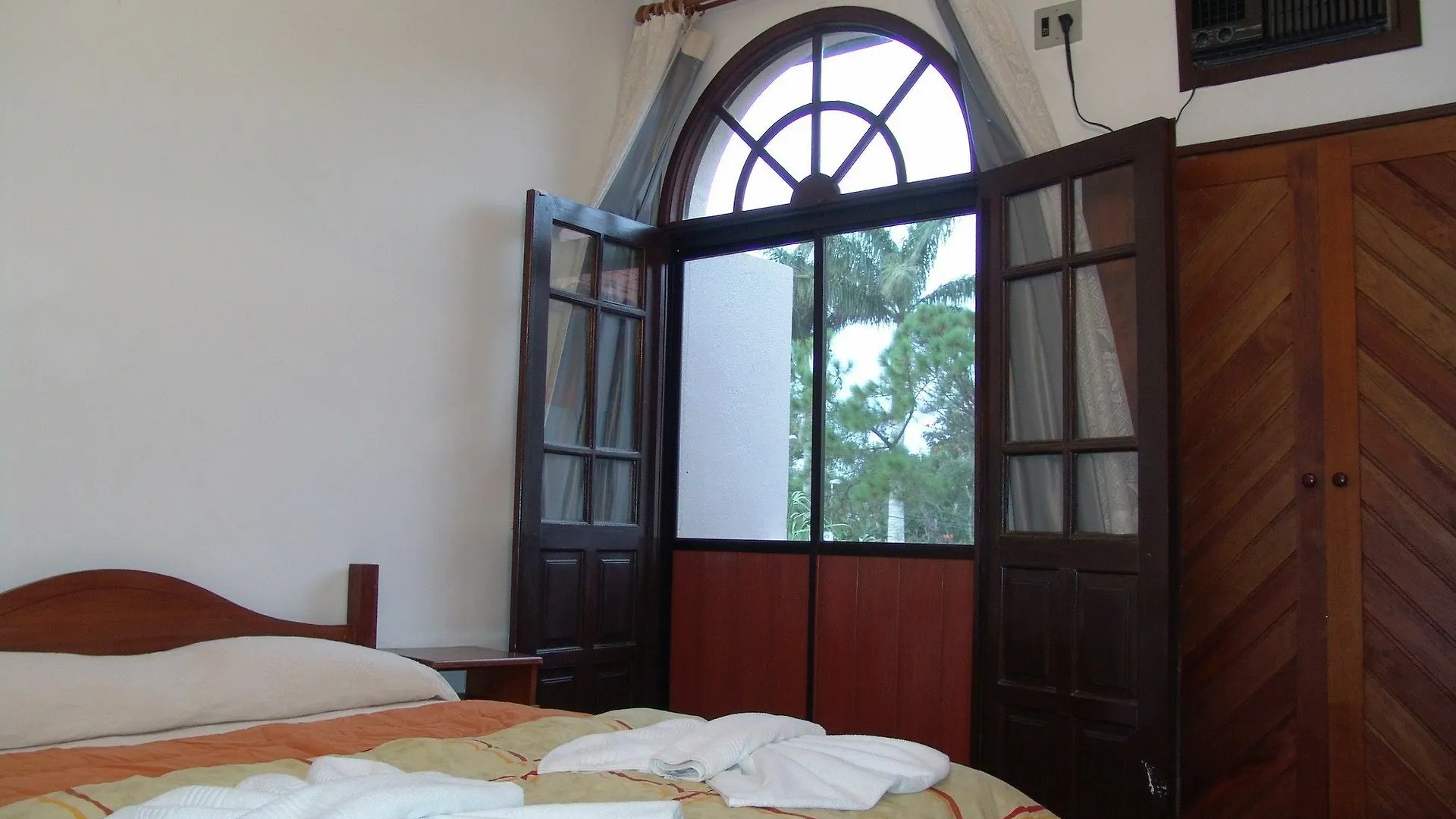 ** Apartahotel La Alhambra Apart Hotel Florianópolis Brasil